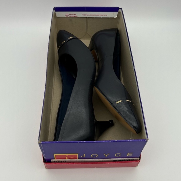 Joyce Vintage Dark Navy Kidskin Leather Pointed Toe Heels with Gold Toe Accent - Picture 12 of 15